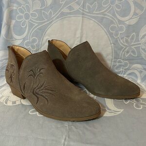 Kenneth Cole Reaction Booties